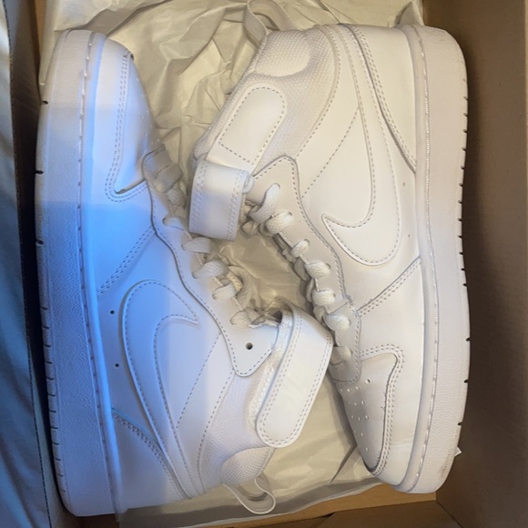 Boys nike high top airforce 1’s - Picture 7 of 7